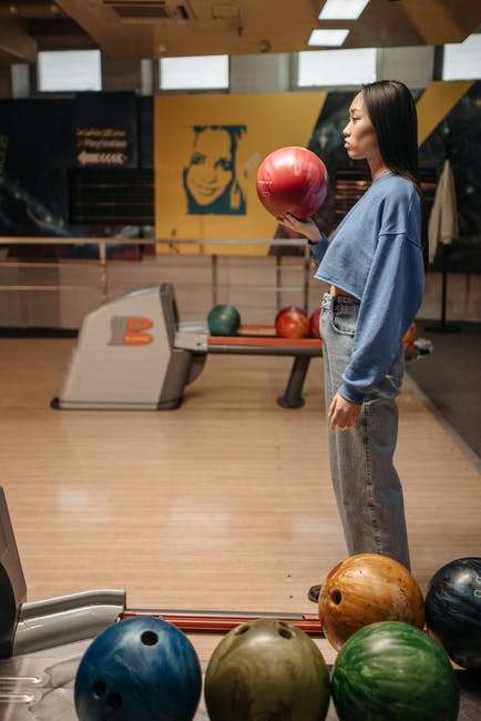 Bowling for Adults: 8 Tips for Throwing an Adult Bowling Party